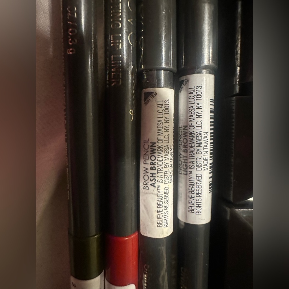 Believe Beauty Make Up Lot - Picture 5 of 6